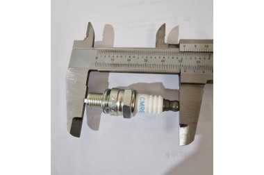 Свіча ○10мм BOSH UCR7 AC FS-87/90/100 / NGK CMR 6H L-52/○10mmдля мотокос, бензопил оригінал