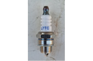 Свіча до мотокос, бензопил Китай 1