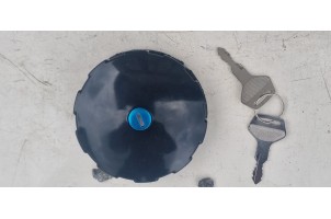 ИЖ мотоцикл пробка бака чорна з ключем 